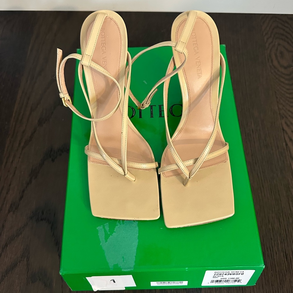Bottega Veneta Strappy Sandals 39.5